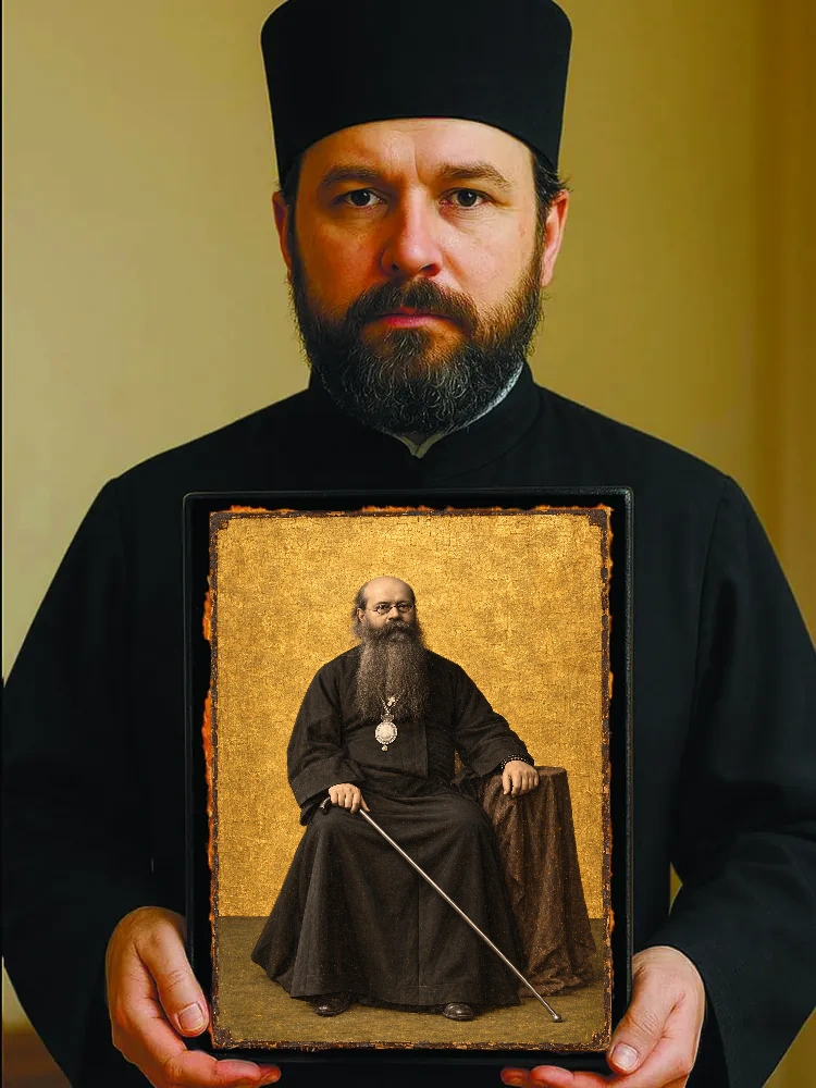 Архиепископ Иннокентий (Ястребов), Астраханский — памятный образ — Резной оборот с крестом «Спаси и сохрани»
